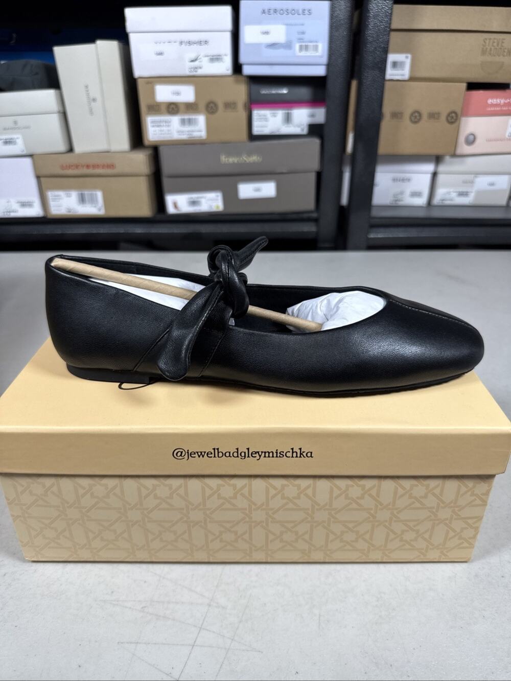 Women's 9.5 Jewel Badgley Mischka Taylore Round Toe Mary Jane Flats Black Matte